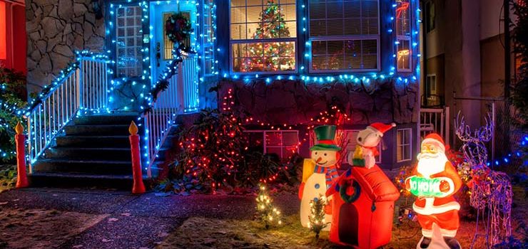 Hiring someone to put up Christmas lights? Read this first