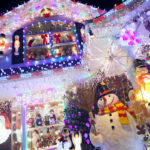 Multi-Colored Lights Vs. White Lights: Which Looks Better for Christmas?